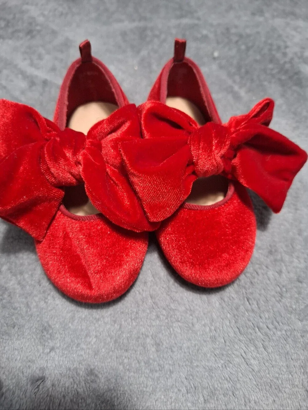 Old Navy Red Velvet Bow Dress Shoes for Gilrs Kids Size 5